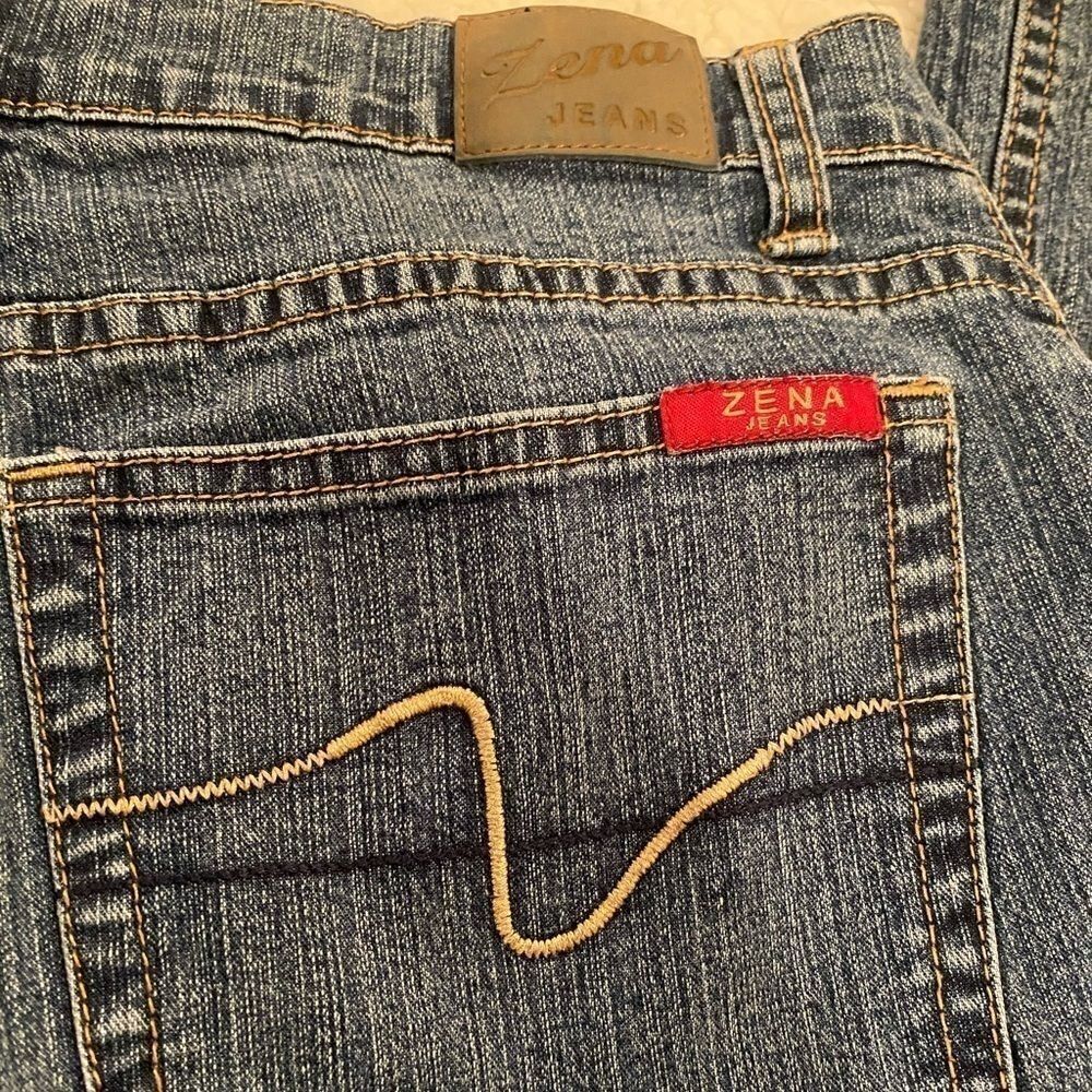 ZENA Boot Cut Jeans size 8 denim - Picture 2 of 9